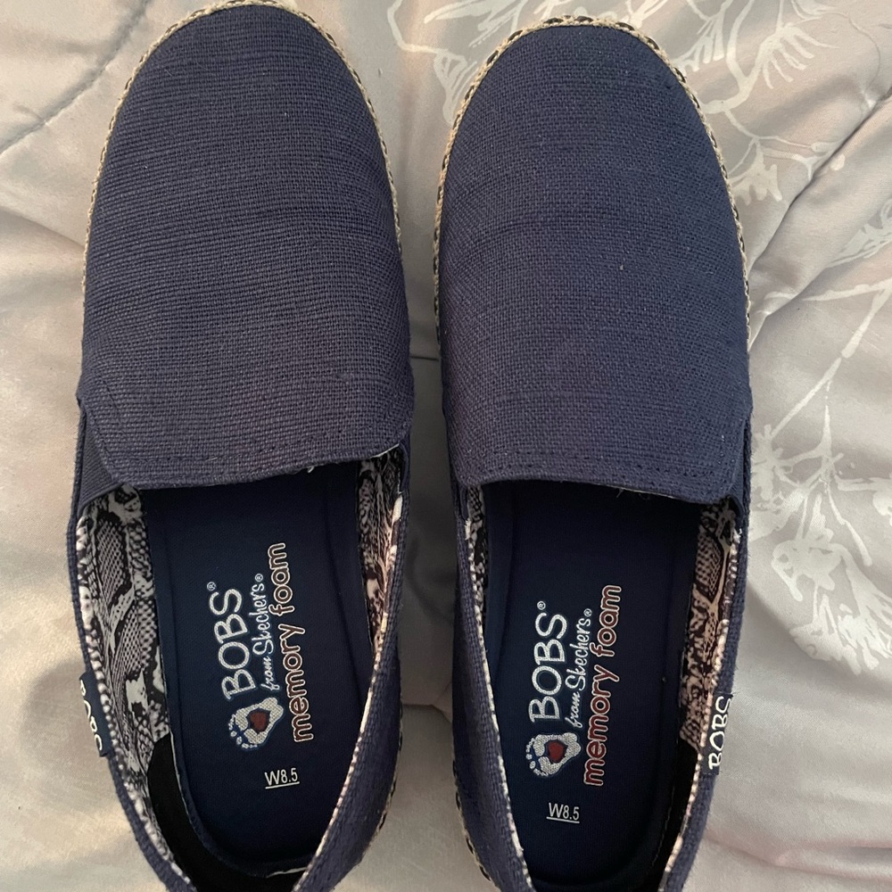 Women’s size 8.5 Skechers Bobs Flexpadrille